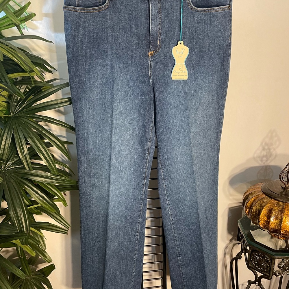 Slim R Jeans by Nancy Bolen
